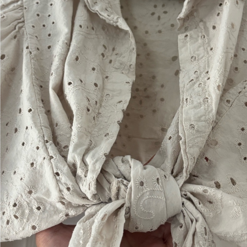 Meo Meli Cream Eyelet Tie-Front Blouse Size Small - Picture 6 of 10